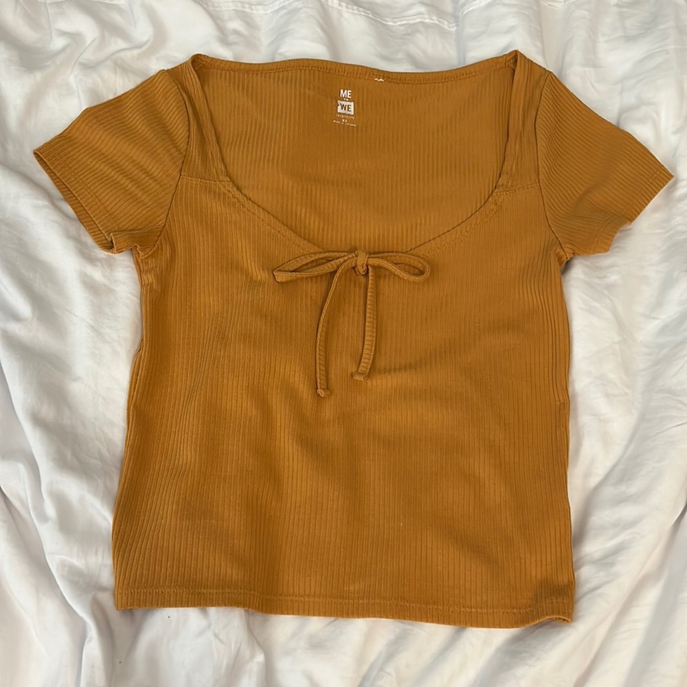 PacSun short sleeve blouse, tie in front, size XS, color dark yellow